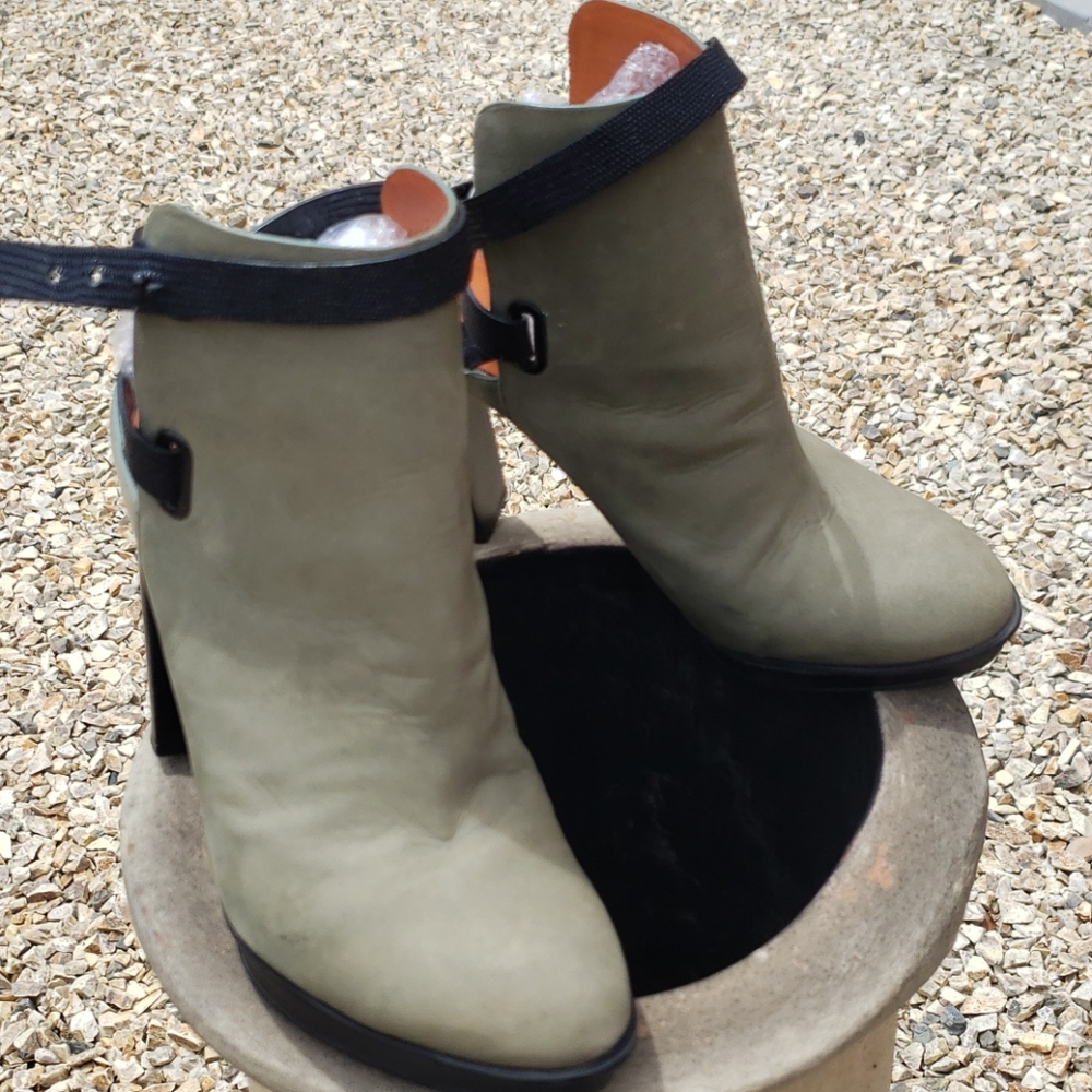 Rebecca Minkoff Ankle Harness Clog Sz 9.5 - Picture 1 of 4